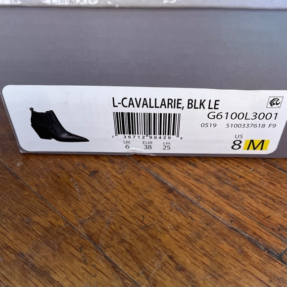 Franco Sarto Black Leather Bootie- NIB - Picture 4 of 4